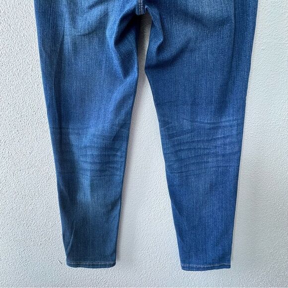 White House Black Market Girlfriend Denim Jeans Straight Leg SZ 4 - Picture 8 of 15